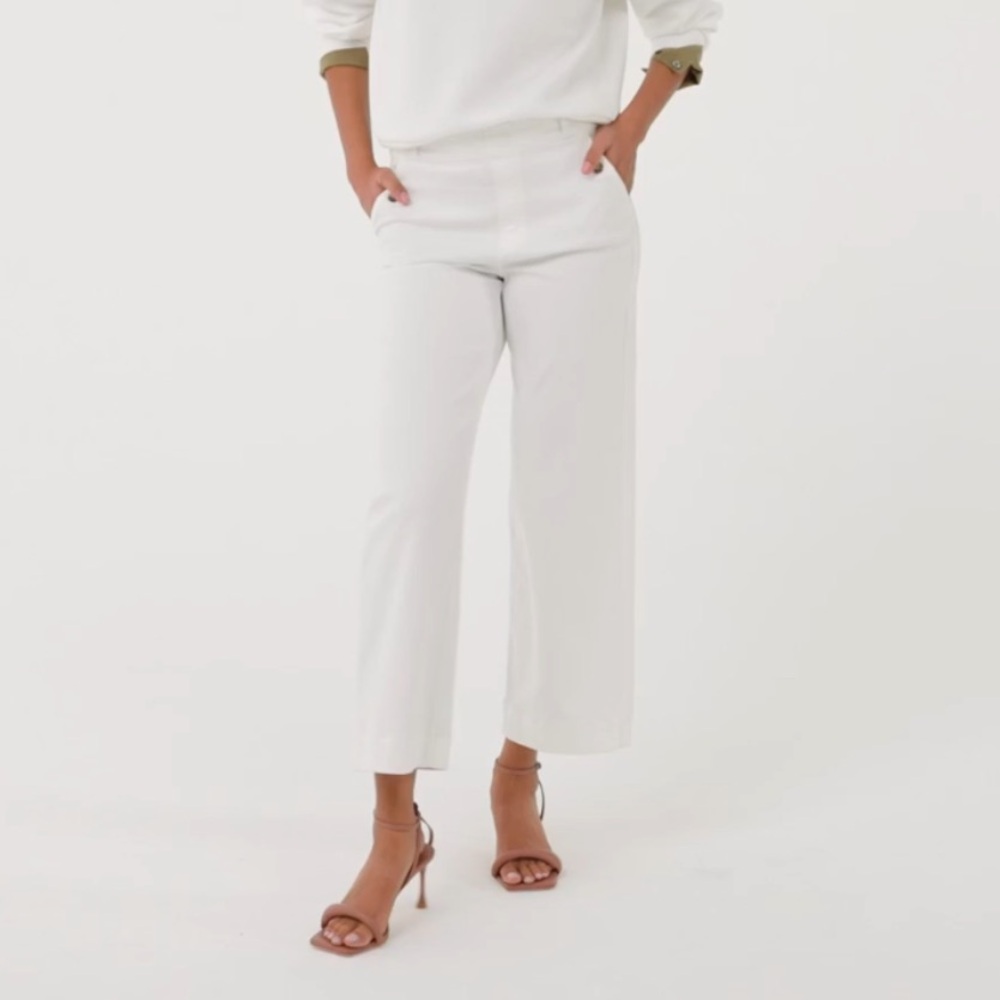 SPANX Stretch Twill Cropped Pants in White. Size Large